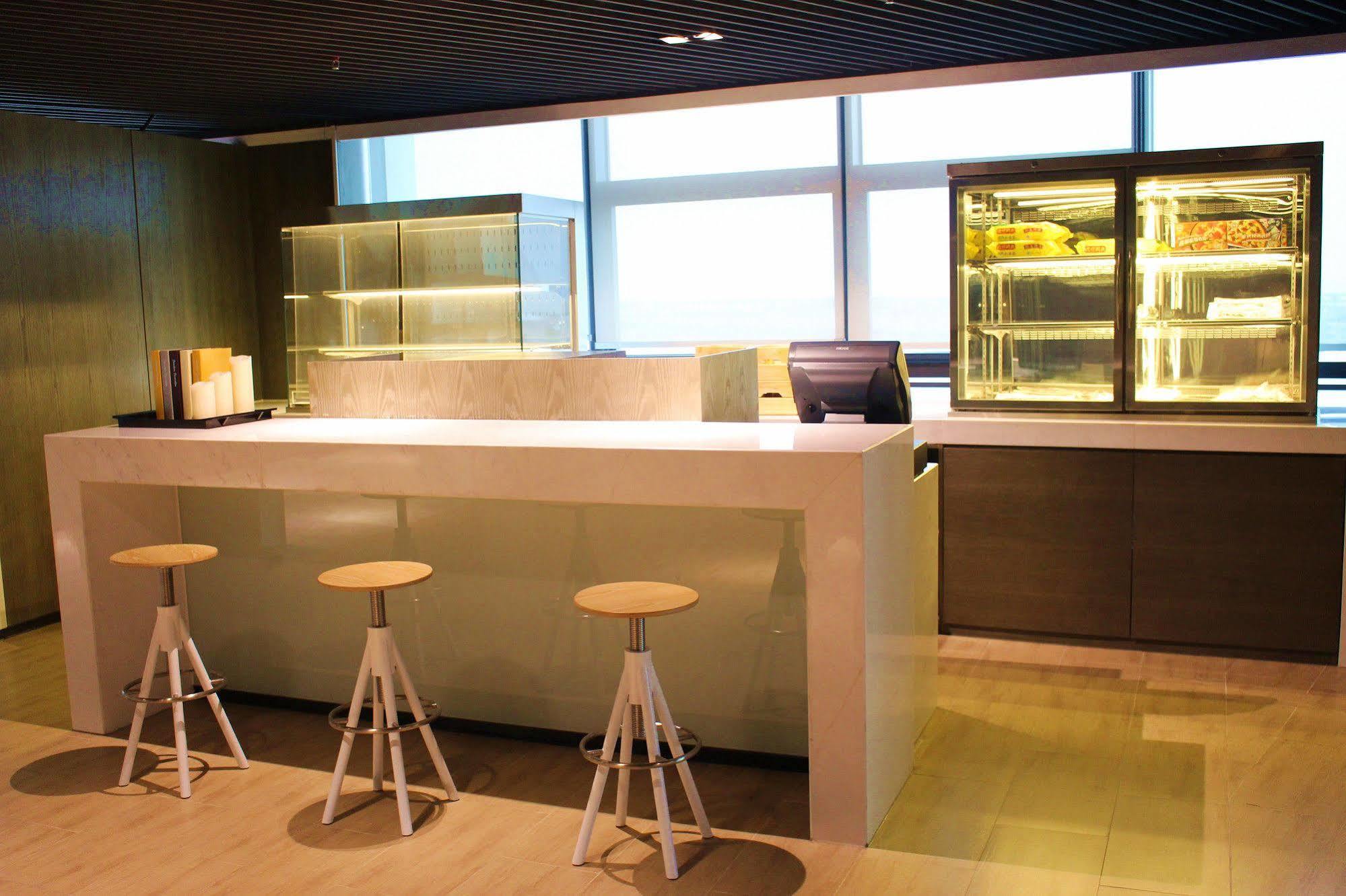 Hyatt House Shenzhen Airport Hotel Екстериор снимка